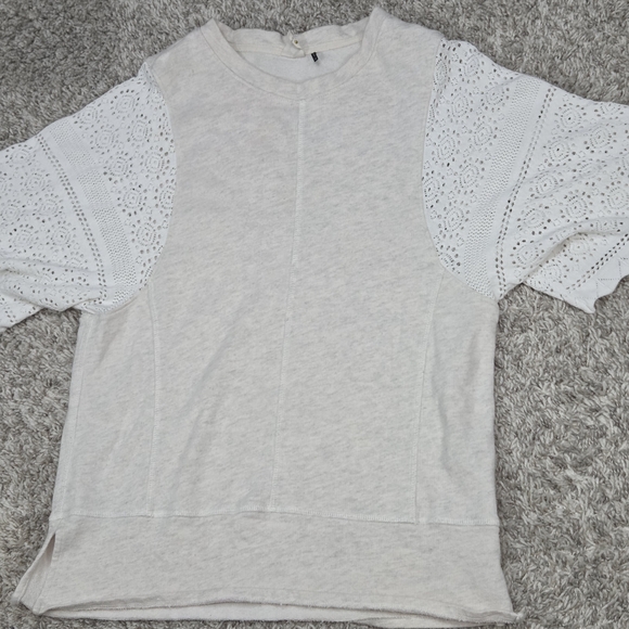 Akemi + Kin Tops - Akemi + Kin Anthropologie Nell Eyelet Sleeve Sweatshirt Boho Scallop XS Grey Whi